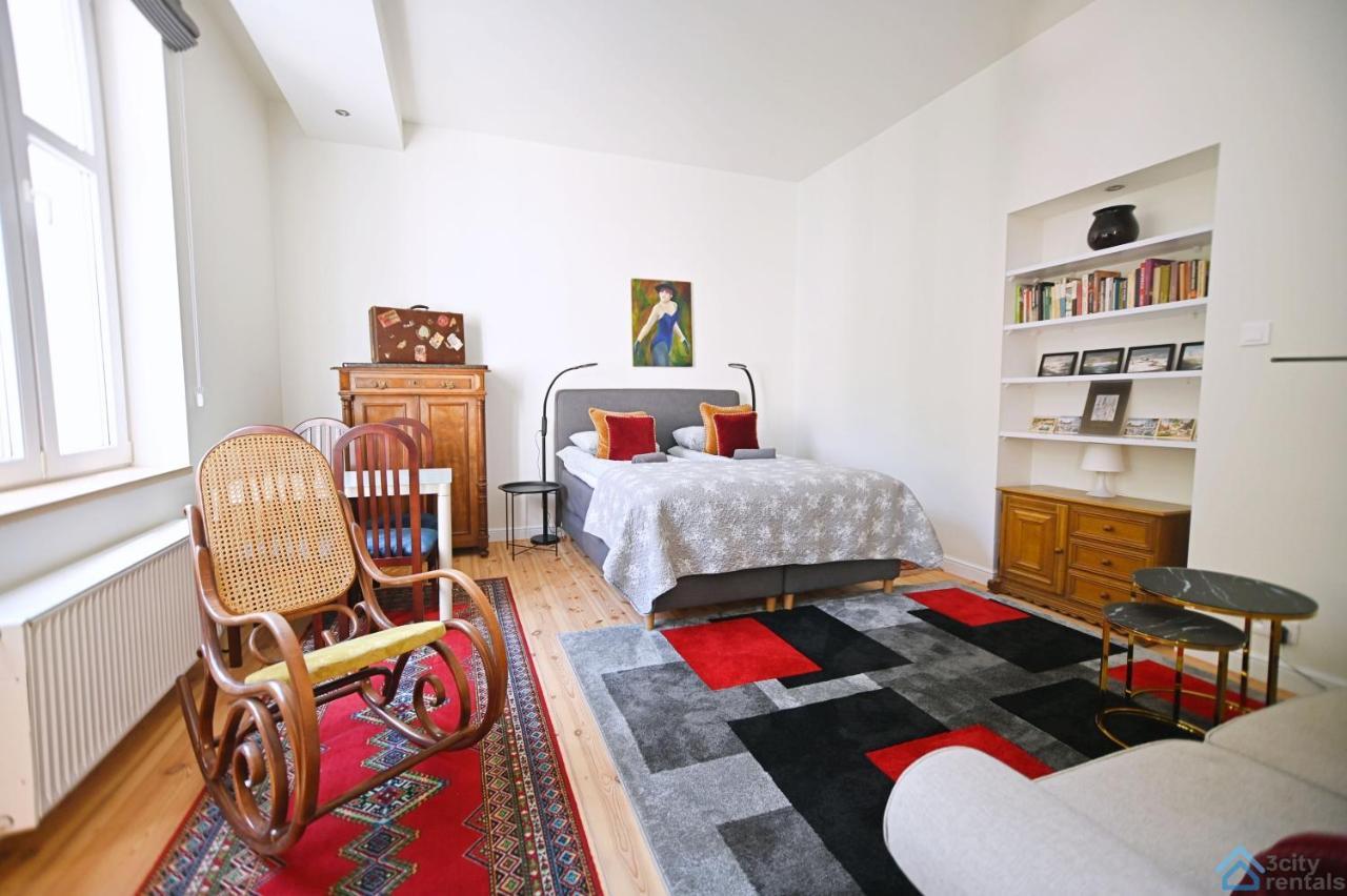 Beige And Red 3City Studio In Sopot With Outdoor Parking By Noclegi Renters 외부 사진